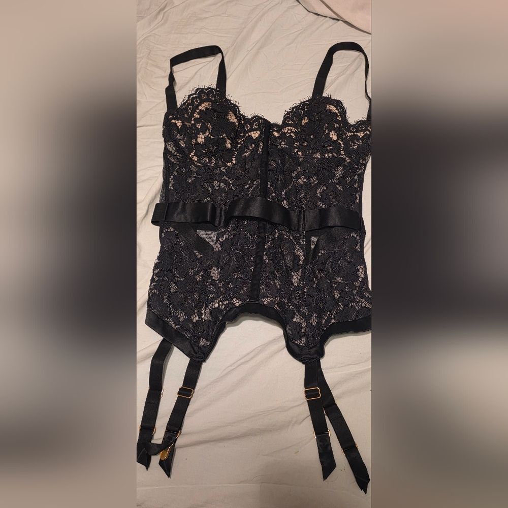 Victoria’s Secret Floral Lace Garter Corset - Black - NWOT